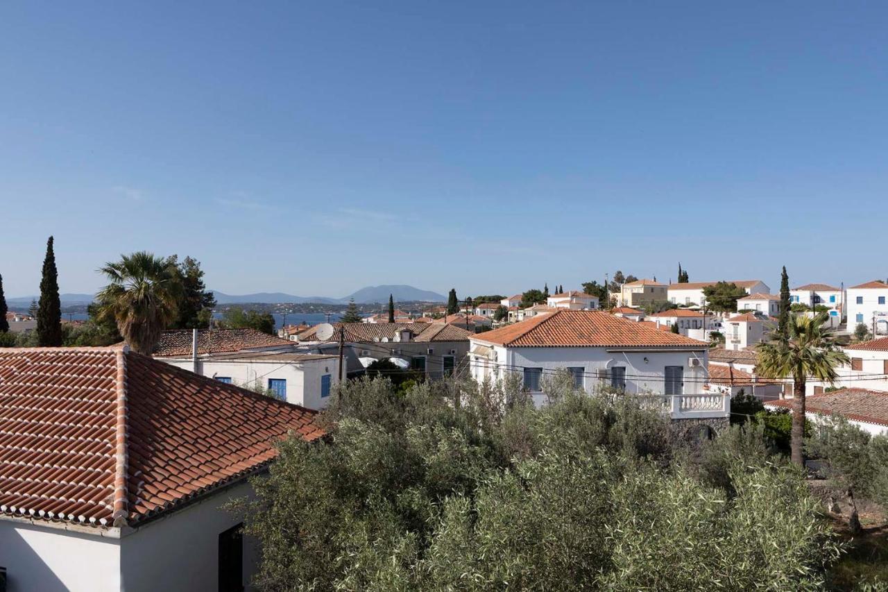 Yayaki Spetses Hotel Екстериор снимка