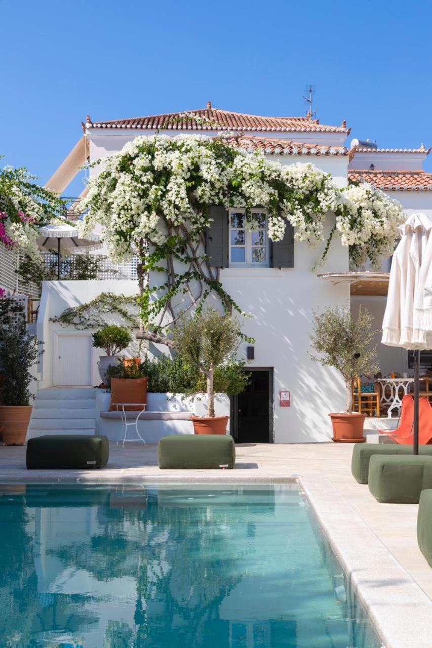 Yayaki Spetses Hotel Екстериор снимка